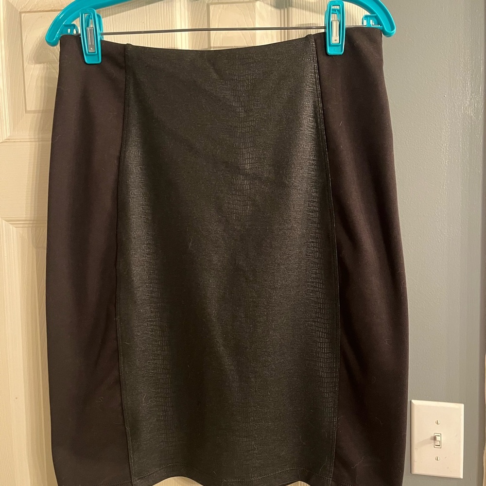 Elegant Black Women's Skirt